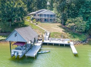 671 Confusion Acres Dr, Moneta, VA 24121