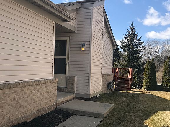 2nd image of 53179 Pineridge Dr