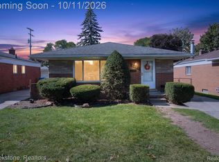 6497 Nightingale St, Dearborn Heights, MI 48127