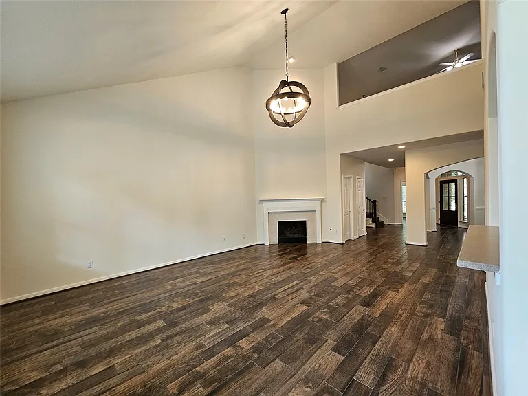 98 W Knightsbridge Dr — Photo 5