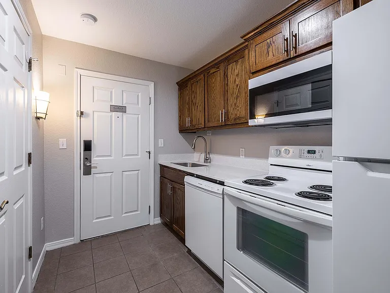 Residence at Piney Shores — Photo 78