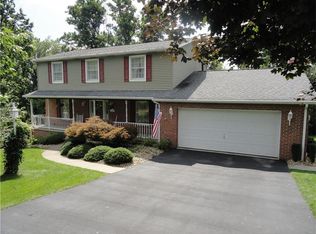 3243 Ridgeway Dr, Greensburg, PA 15601