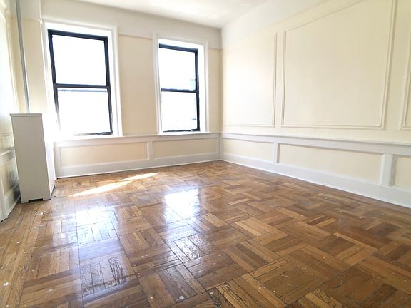 4th image of 8420 20th Ave #C1