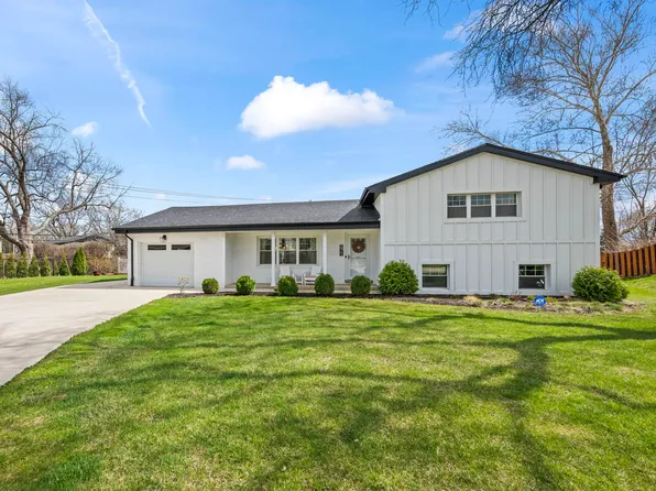 671 Hazel Ct, Roselle, IL 60172