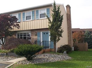 4529 N Hedgerow Dr, Allentown, PA 18103