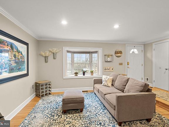 5th image of 5528 Falmead Rd