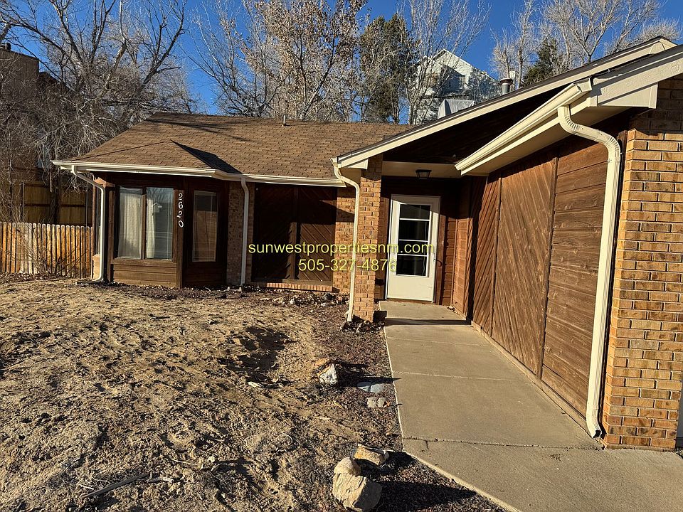 1st image of 2620 Cliffside Dr