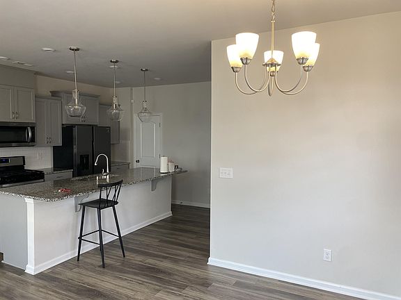 5th image of 11109 Chalkbark Ln #1