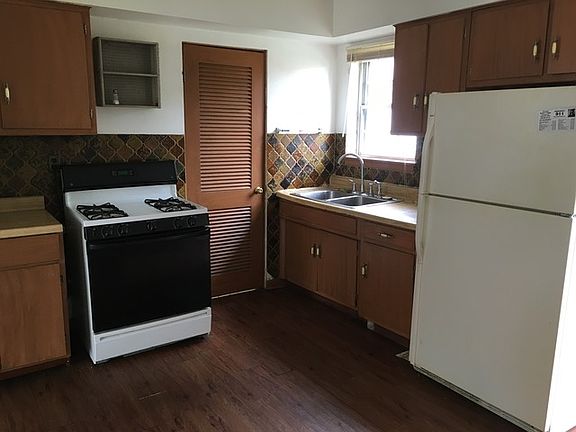 4th image of 128 Sibley Blvd