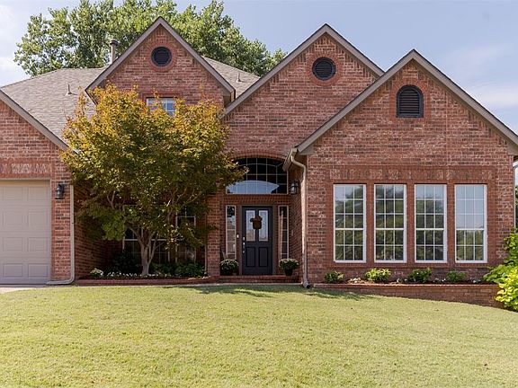 3rd image of 717 Fox Tail Dr