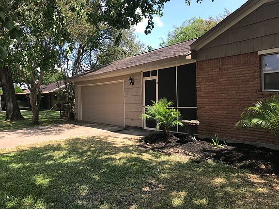 4th image of 11501 Tilia St