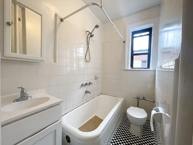537 Ovington Ave #4 — Photo 3