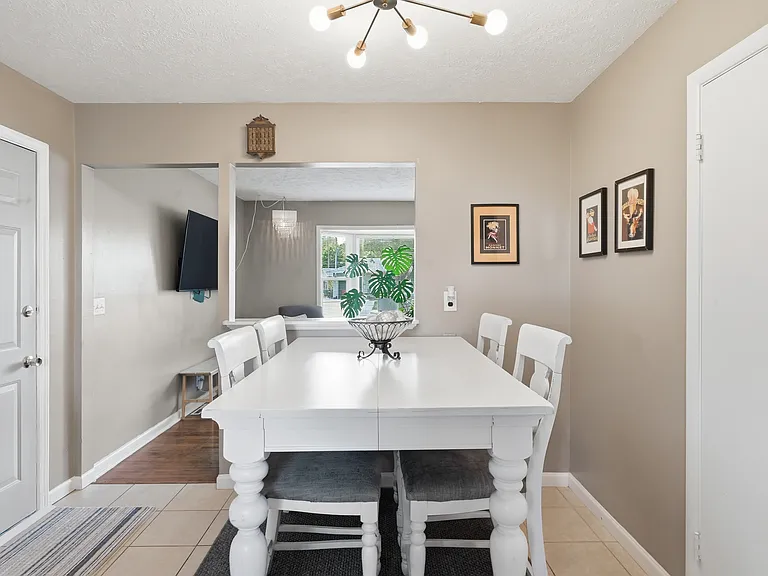 4908 Valley St — Photo 11