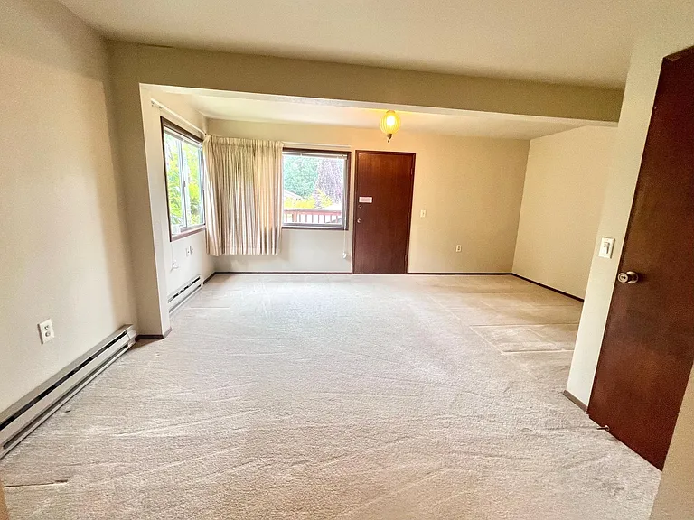 2215 S Castle Way — Photo 9