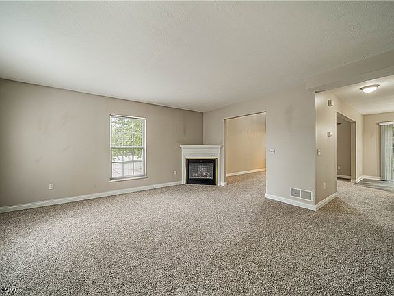5th image of 91 Grand Key Dr