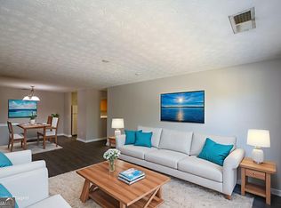 7302 Fairington Village Dr, Lithonia, GA 30038