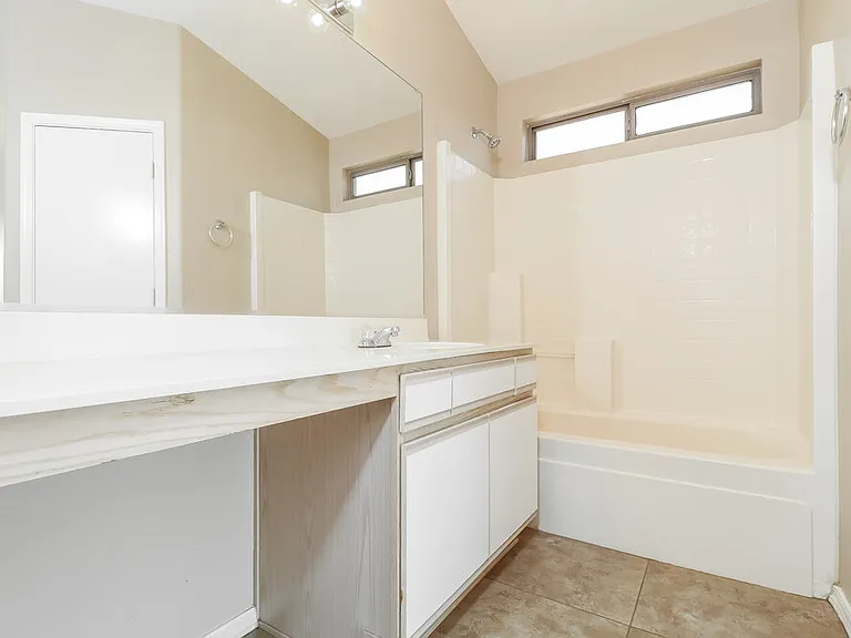 9015 W Roanoke Ave — Photo 12