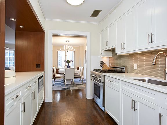 4th image of 200 E 57th St APT 8N