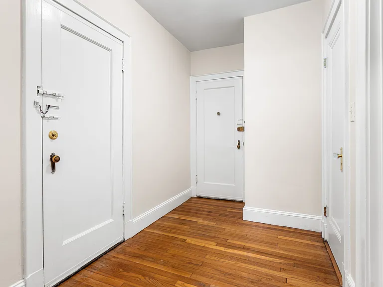 353 Harvard St — Photo 13