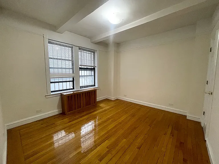 121 E 31st St #1E — Photo 12