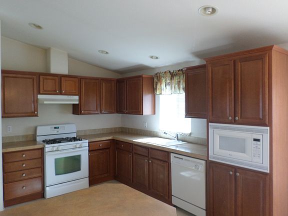 5th image of 2322 E Willow St