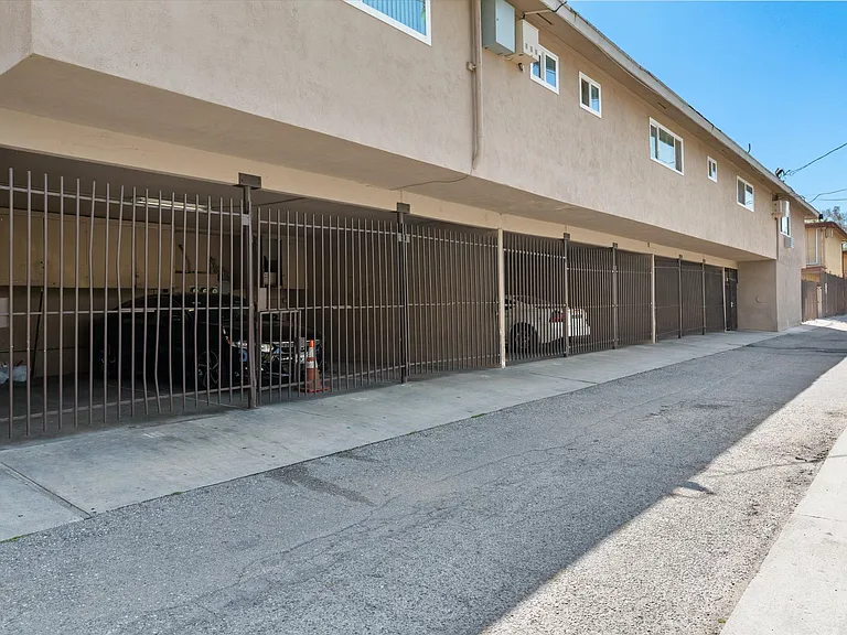 Waldorf Apartments- Riverside, CA — Photo 46