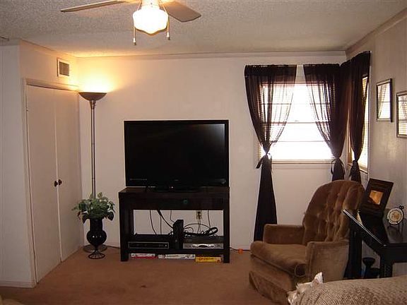 5th image of 1286 W Peck Ave