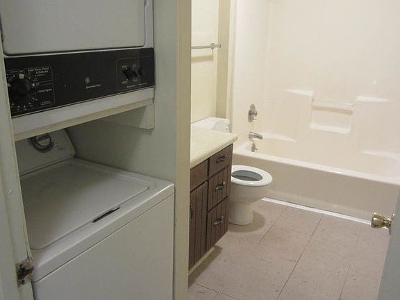 4th image of 1196 McArthur Dr APT H2