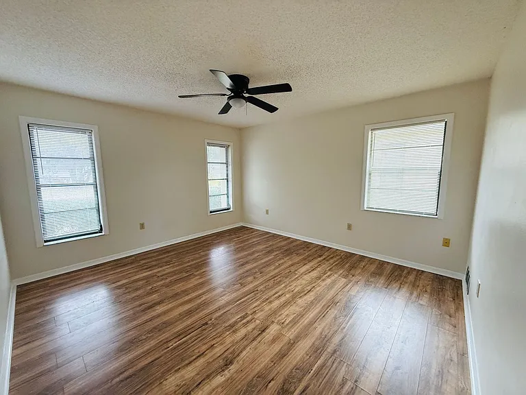 8992 Hernando Way — Photo 15