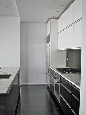 Rented by Vertex Realty Group LLC | media 31