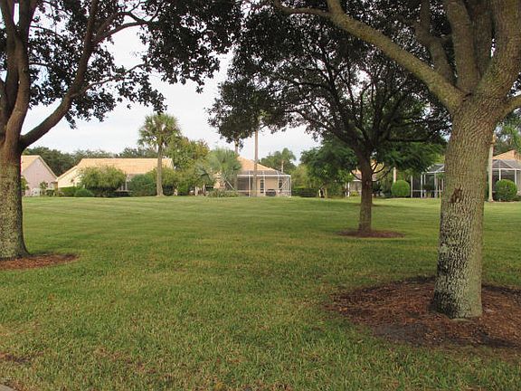 4th image of 724 Spanish Cove Dr