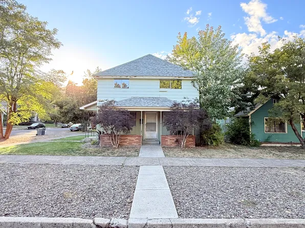 1902 Cedar St, La Grande, OR 97850