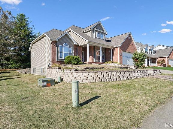 3rd image of 1611 Coles Ct
