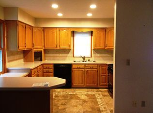 30114 Rickey Ln, Wickliffe, OH 44092