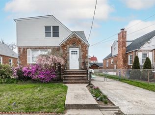 105 Fairfield St, Valley Stream, NY 11581