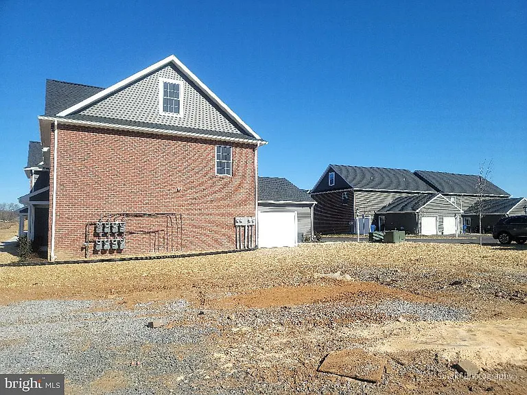 10 Skip Ln — Photo 47