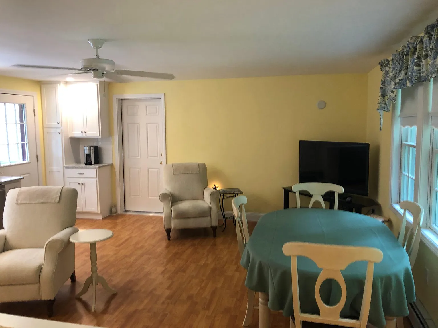1 bed, 800 sqft, $2,950 — Photo 3