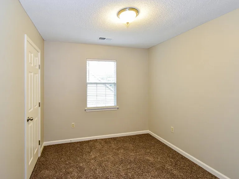 5885 Southridge Dr — Photo 12