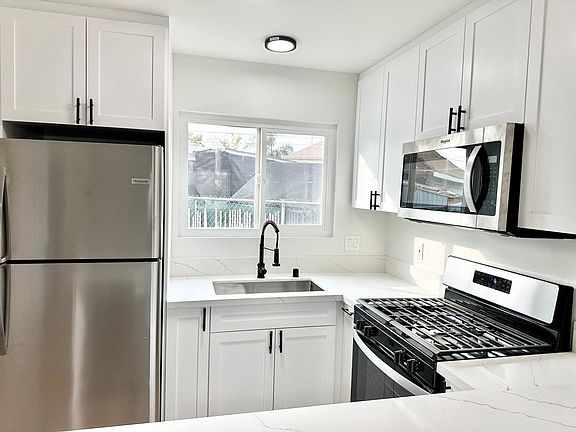 3rd image of 430 28th St