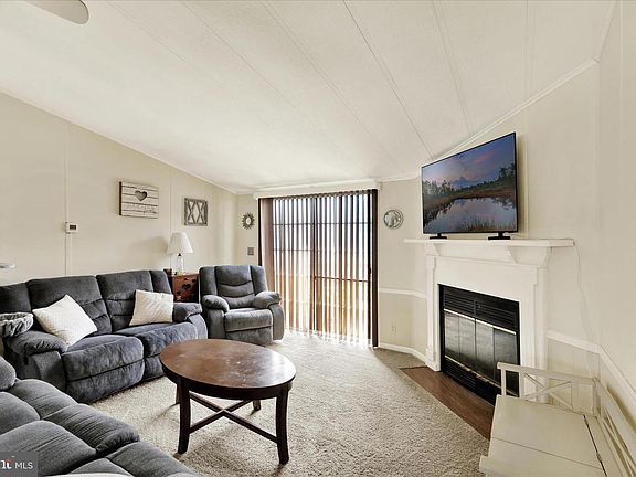 5th image of 203 Greyfield Dr