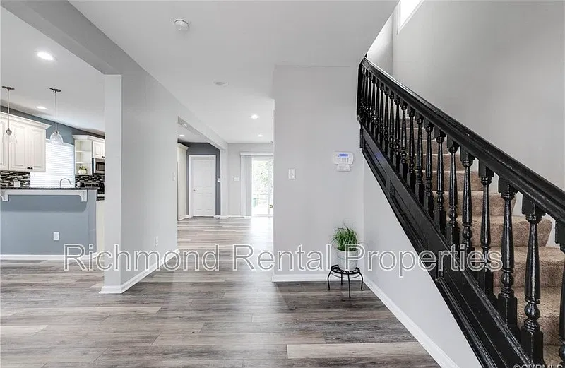 4 bed, 3.0 bath, 1800 sqft, $2,495 — Photo 2