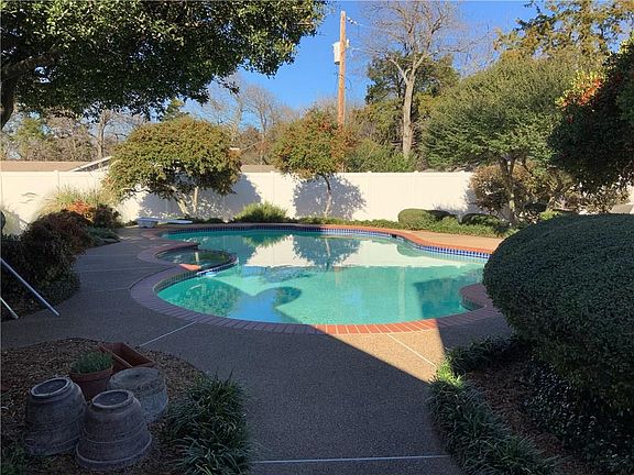 5th image of 1310 Lodema Ln