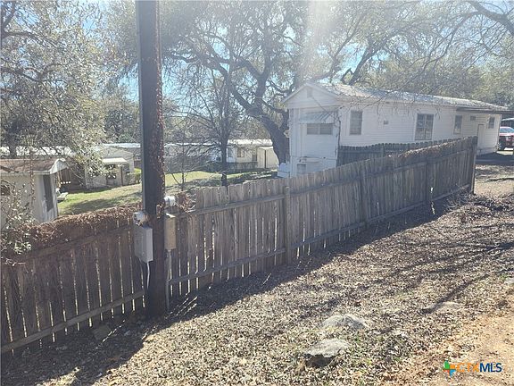 5th image of 111 Valley View St