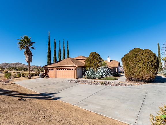 2nd image of 58941 Carmelita Cir