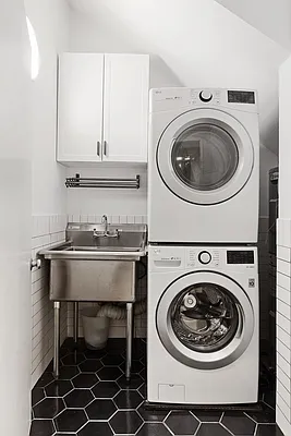 Sold by Corcoran | media 24