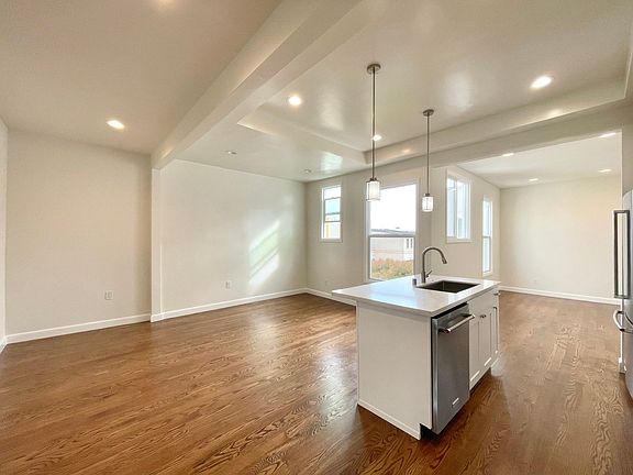 2nd image of 3830 Divisadero St #749R