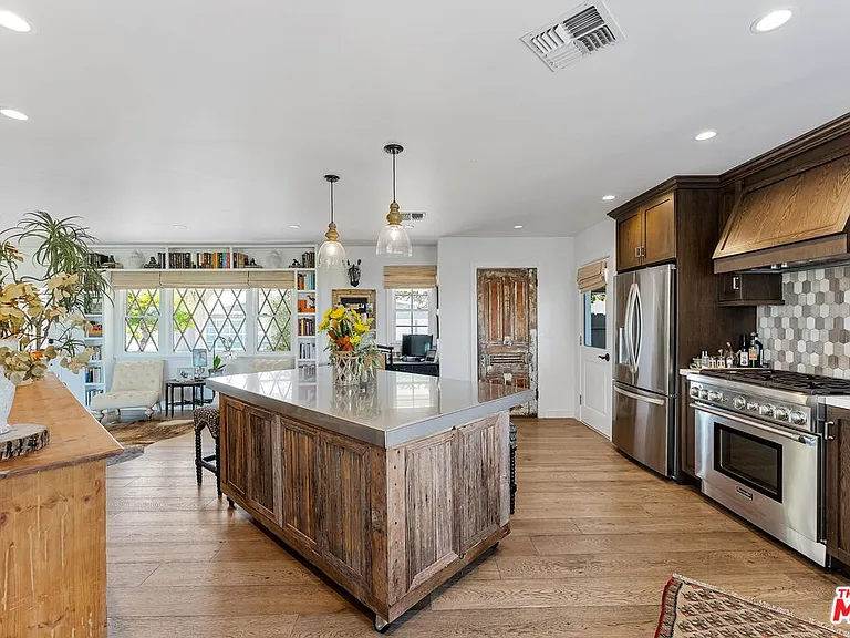 4530 San Blas Ave — Photo 9