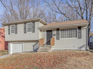 4811 N Wallace Dr, Kansas City, MO 64119