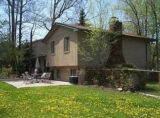711 Harry Paul Dr, Lake Orion, MI