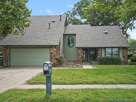 2nd image of 2905 S Aspen Ct